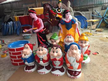 Tượng bạch tuyết và bẩy chú lùn